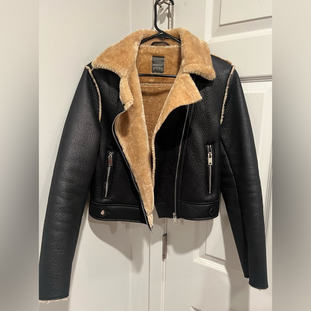 Cropped aviator jacket size UK 10 US 6 black and beige faux fur lined